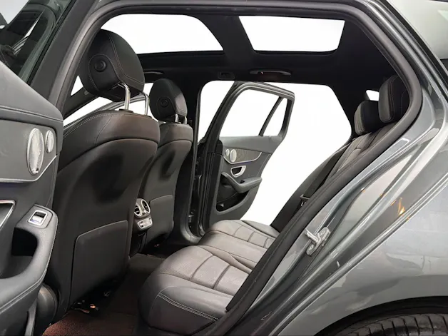 Mercedes-Benz C 200 Swiss Star AMG Line 4M Selenitgrau 9G-Tronic / 360° Kamera / Panoramadach / Leder / Keyless Go /
