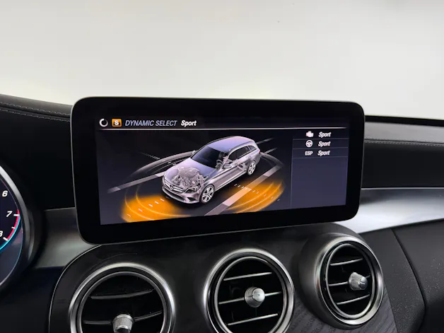 Mercedes-Benz C 200 Swiss Star AMG Line 4M Selenitgrau 9G-Tronic / 360° Kamera / Panoramadach / Leder / Keyless Go /