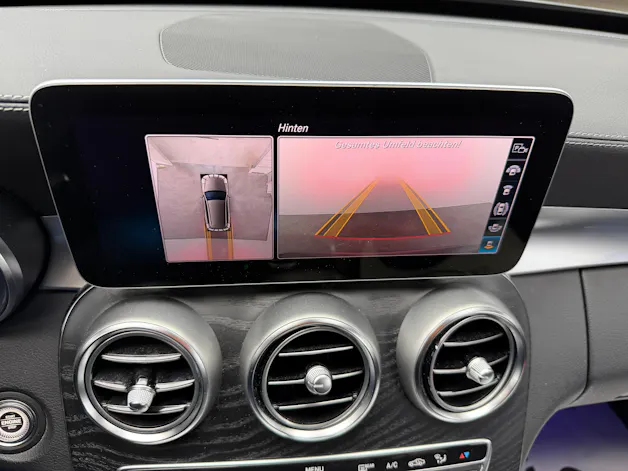 Mercedes-Benz C 200 Swiss Star AMG Line 4M Selenitgrau 9G-Tronic / 360° Kamera / Panoramadach / Leder / Keyless Go /