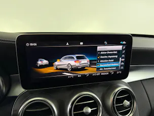 Mercedes-Benz C 200 Swiss Star AMG Line 4M Selenitgrau 9G-Tronic / 360° Kamera / Panoramadach / Leder / Keyless Go /