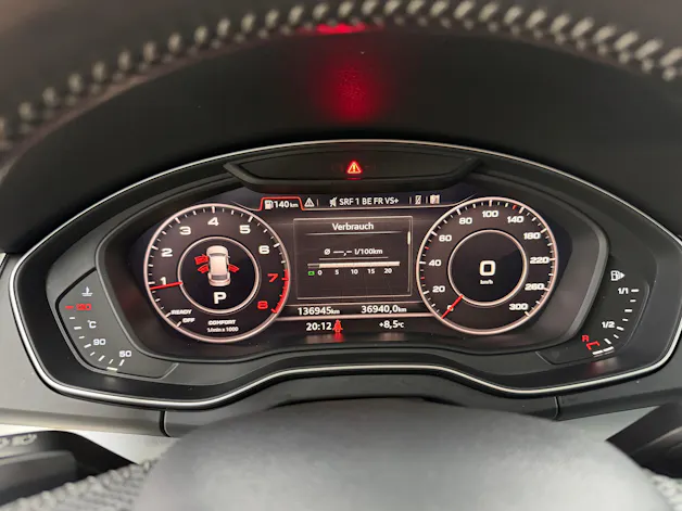 Audi Q5 2.0 TFSI S-Line sport 252PS Midnight Black quattro S-tronic / 360° Kamera / Panoramadach / Komfortschlüssel / LED /