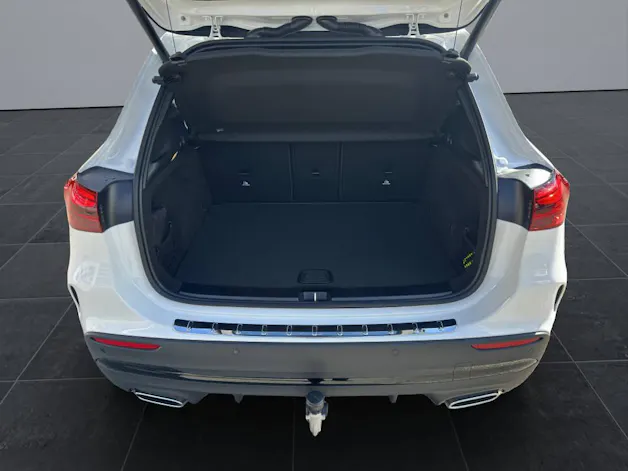Mercedes-Benz GLA 250 Swiss Star AMG Line 4matic