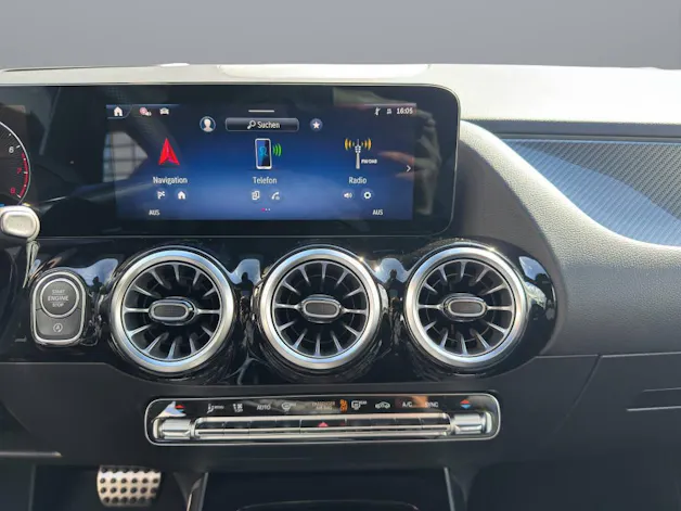 Mercedes-Benz GLA 250 Swiss Star AMG Line 4matic