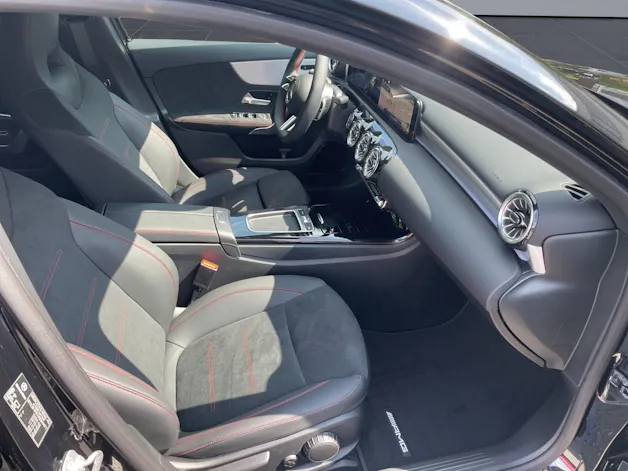 MERCEDES-BENZ A 220 4Matic 8G-DCT