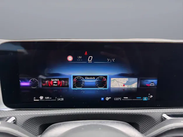Mercedes-Benz A 250 AMG Line 4m