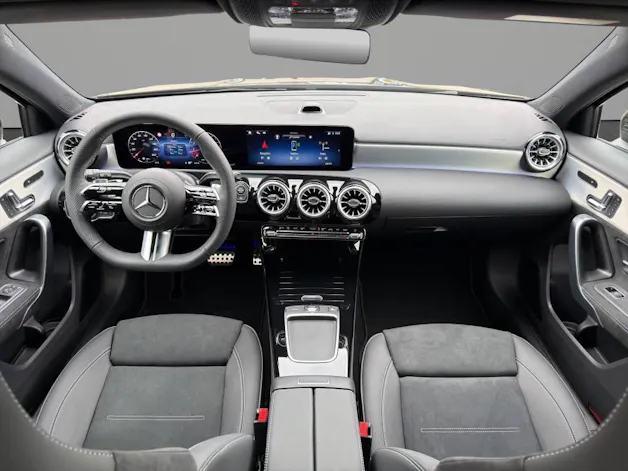Mercedes-Benz A 250 AMG Line 4m