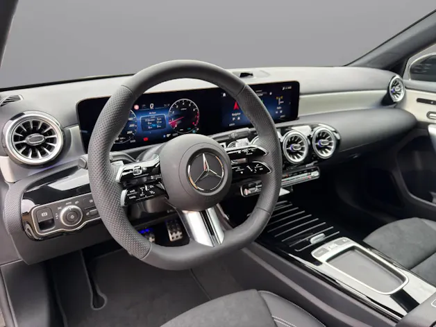 Mercedes-Benz A 250 AMG Line 4m