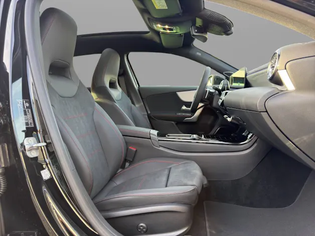 Mercedes-Benz A 220 AMG Line 4matic