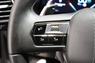 https://vehicle.imgix.net/4397346/2006c673-64de-4b00-a43f-f1738ed5a25a.JPG