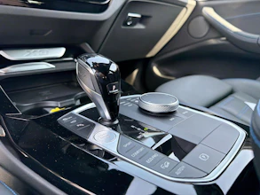 https://vehicle.imgix.net/4397390/48f4328d-0d78-4f93-92d2-0ab20d369fac.jpg