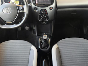 https://vehicle.imgix.net/4397425/90396bd3-1eb1-46a1-a820-62621c89a700.jpg
