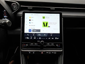 https://vehicle.imgix.net/4397512/80122839-4d5a-4d0b-8d8b-e42f763e0360.jpg