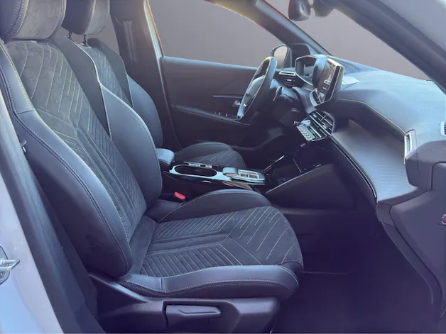 Peugeot 208 1.2 Hybrid GT
