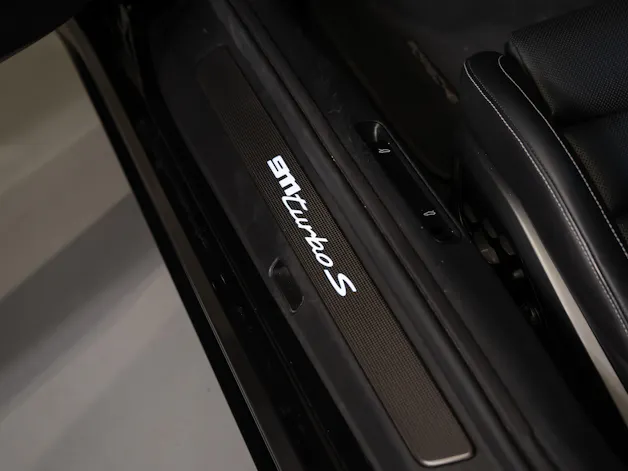 Porsche 911 Coupé 3.7 Turbo S PDK