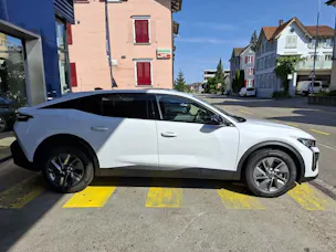 Peugeot 408 1.2 Hybrid Allure