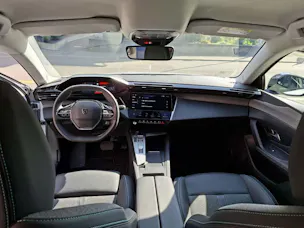 Peugeot 408 1.2 Hybrid Allure