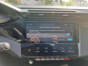 Peugeot 408 1.2 Hybrid Allure