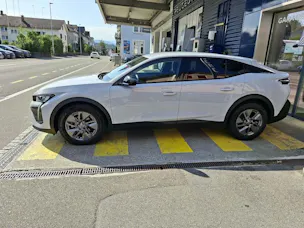 Peugeot 408 1.2 Hybrid Allure