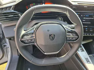 Peugeot 408 1.2 Hybrid Allure