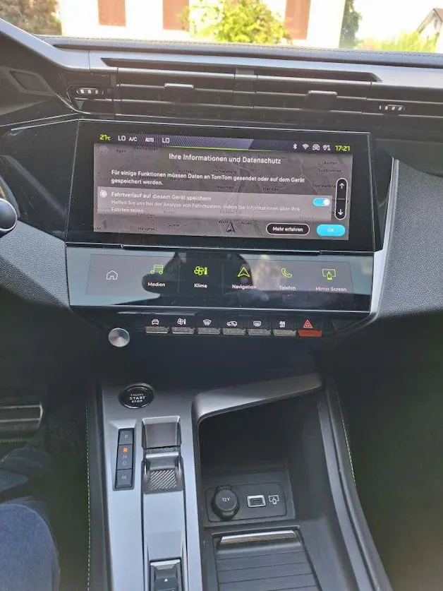 PEUGEOT 308 SW 1.2 Hybrid GT