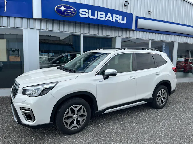 Subaru Forester Station 2.0i e-Boxer Swiss Plus
