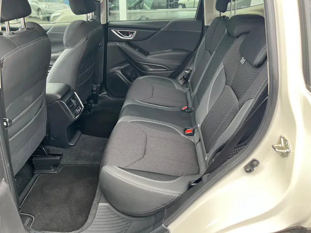 Subaru Forester Station 2.0i e-Boxer Swiss Plus