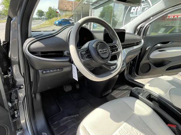 Fiat 500C BEV La Prima