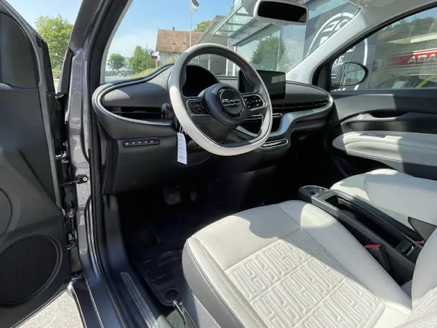 Fiat 500C BEV La Prima
