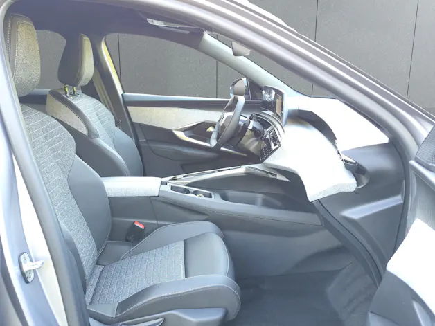 PEUGEOT 3008 1.2 Hybrid Business