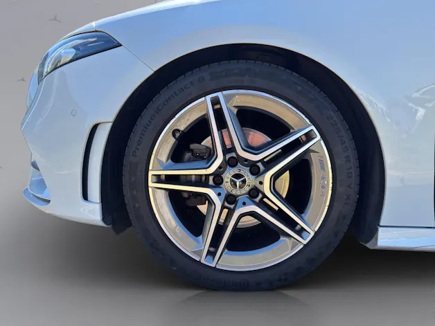 MERCEDES-BENZ A 200 AMG Line Limousine