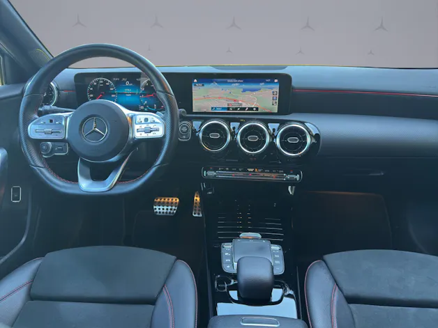 MERCEDES-BENZ A 200 AMG Line Limousine