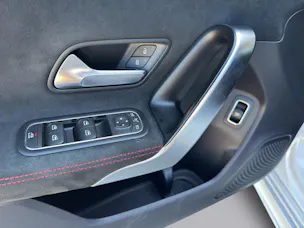 Mercedes-Benz A 200 AMG Line Limousine