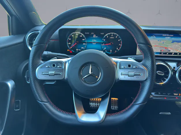MERCEDES-BENZ A 200 AMG Line Limousine
