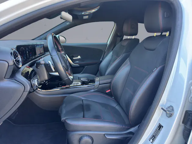 MERCEDES-BENZ A 200 AMG Line Limousine