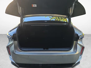 https://vehicle.imgix.net/4397706/3f24c6eb-114a-4736-9a5b-a5a9baaf8089.jpg