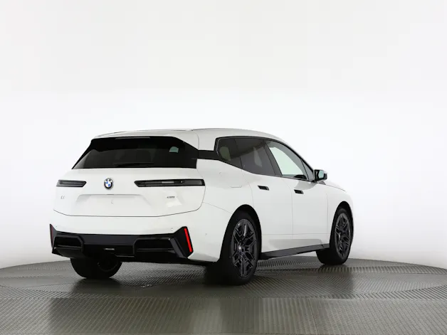 BMW iX xDrive60
