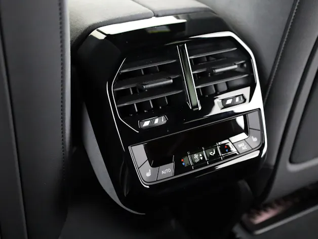 BMW iX xDrive60