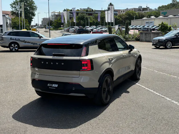 Volvo EX30 CC E60 Twin Performance AWD