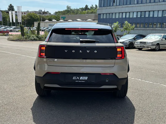 Volvo EX30 CC E60 Twin Performance AWD