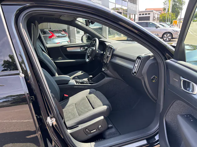 Volvo XC40 2.0 B4 MH Black Edition