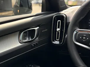 Volvo XC40 2.0 B4 MH Black Edition