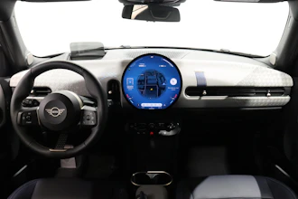 https://vehicle.imgix.net/4397757/31d8b89b-3f8a-4c46-a526-03396d5d73cb.JPG