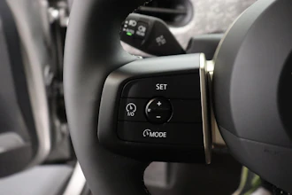 https://vehicle.imgix.net/4397757/e2462e51-dd3f-4ee8-b428-0eb7e7546204.JPG