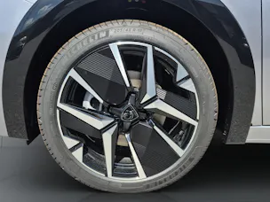 PEUGEOT 208 1.2 Hybrid 145 GT Exclusive