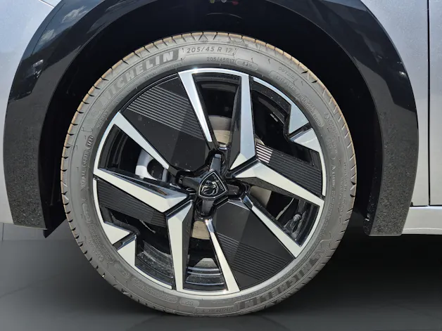 PEUGEOT 208 1.2 Hybrid 145 GT Exclusive