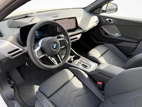 https://vehicle.imgix.net/4397836/255da6ee-66c2-4a22-ae7b-626a1a64fc28.jpg