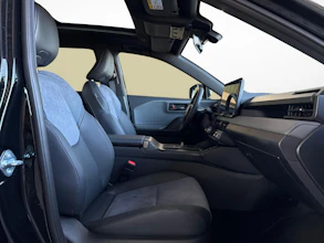 https://vehicle.imgix.net/4397936/72668522-5d96-4a69-bd19-83991dfff211.jpg