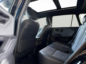 https://vehicle.imgix.net/4397936/baca7fa9-66ea-468a-a2d4-f28c1ceca263.jpg