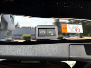 https://vehicle.imgix.net/4397936/c379a15a-a405-4428-b903-a5d75aae0d97.jpg
