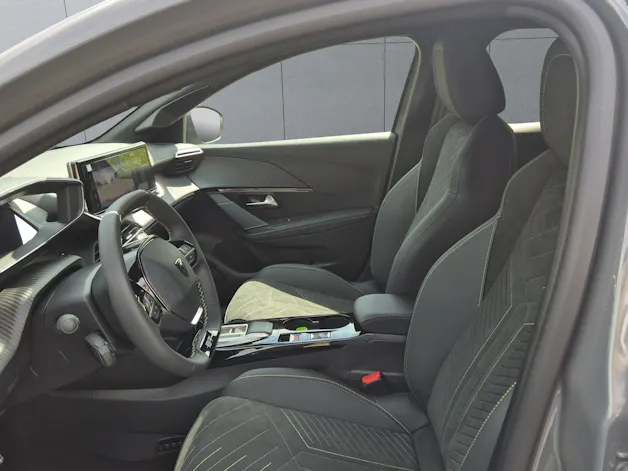 PEUGEOT 208 1.2 Hybrid 145 GT Exclusive
